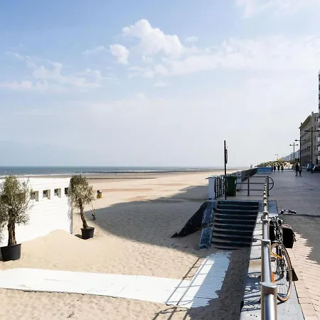 Holiday home Le Boucanier - Omheinde Stacaravan Aan Zee Middelkerke